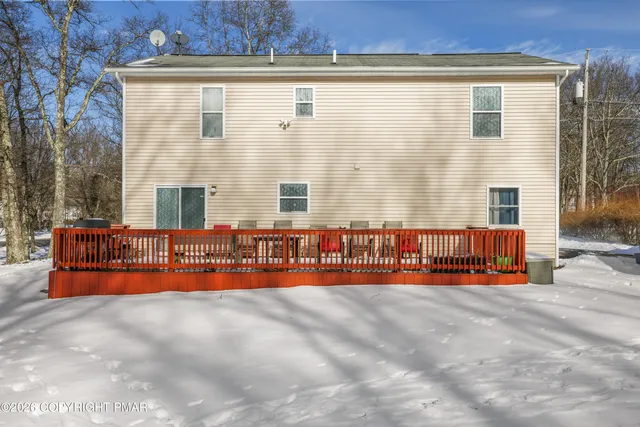 $289,900 | 127 Simmons Place, Bushkill, PA 18324