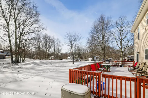 $295,000 | 127 Simmons Place, Bushkill, PA 18324