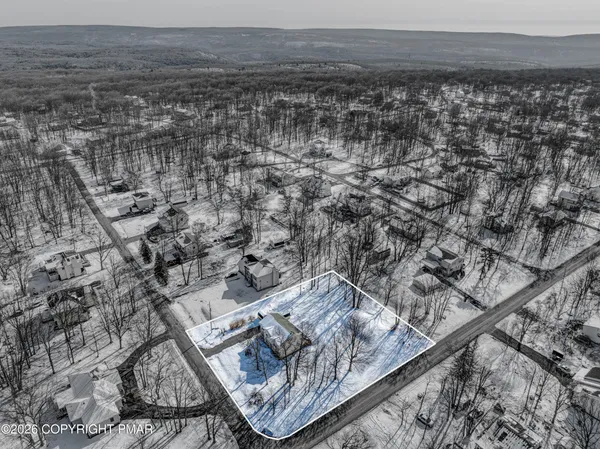 $295,000 | 127 Simmons Place, Bushkill, PA 18324