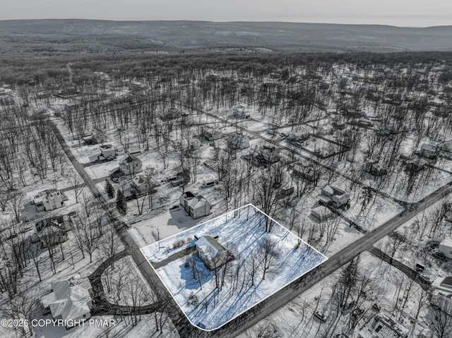 $289,900 | 127 Simmons Place, Bushkill, PA 18324