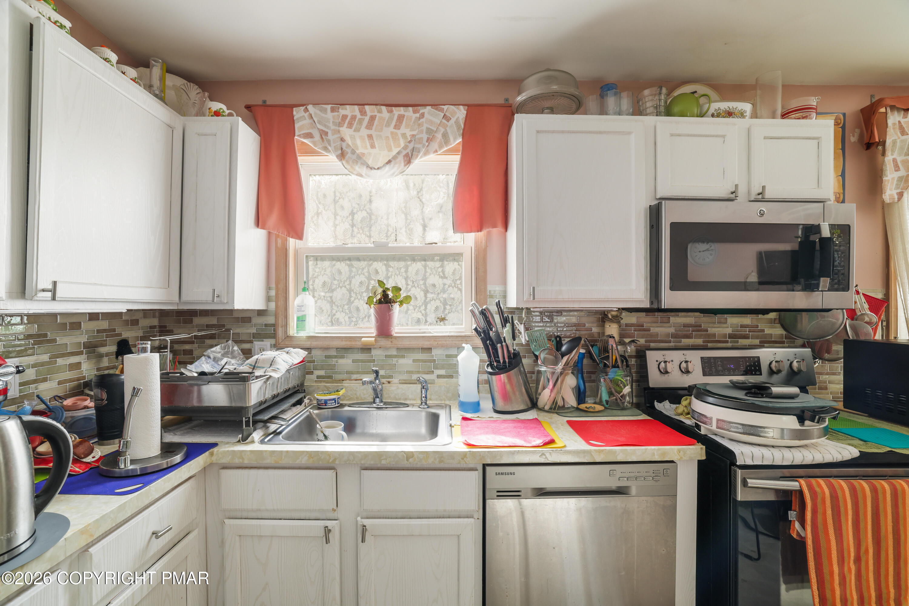 127 Simmons Place Bushkill, PA 18324 - Photo 5 of 51 21-RBP51449