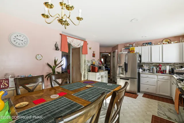 $289,900 | 127 Simmons Place, Bushkill, PA 18324