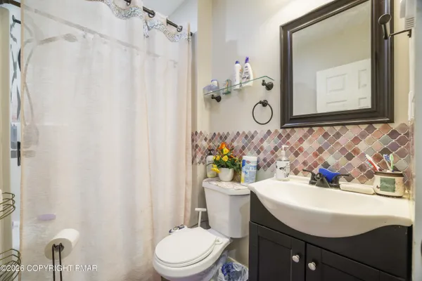 $295,000 | 127 Simmons Place, Bushkill, PA 18324