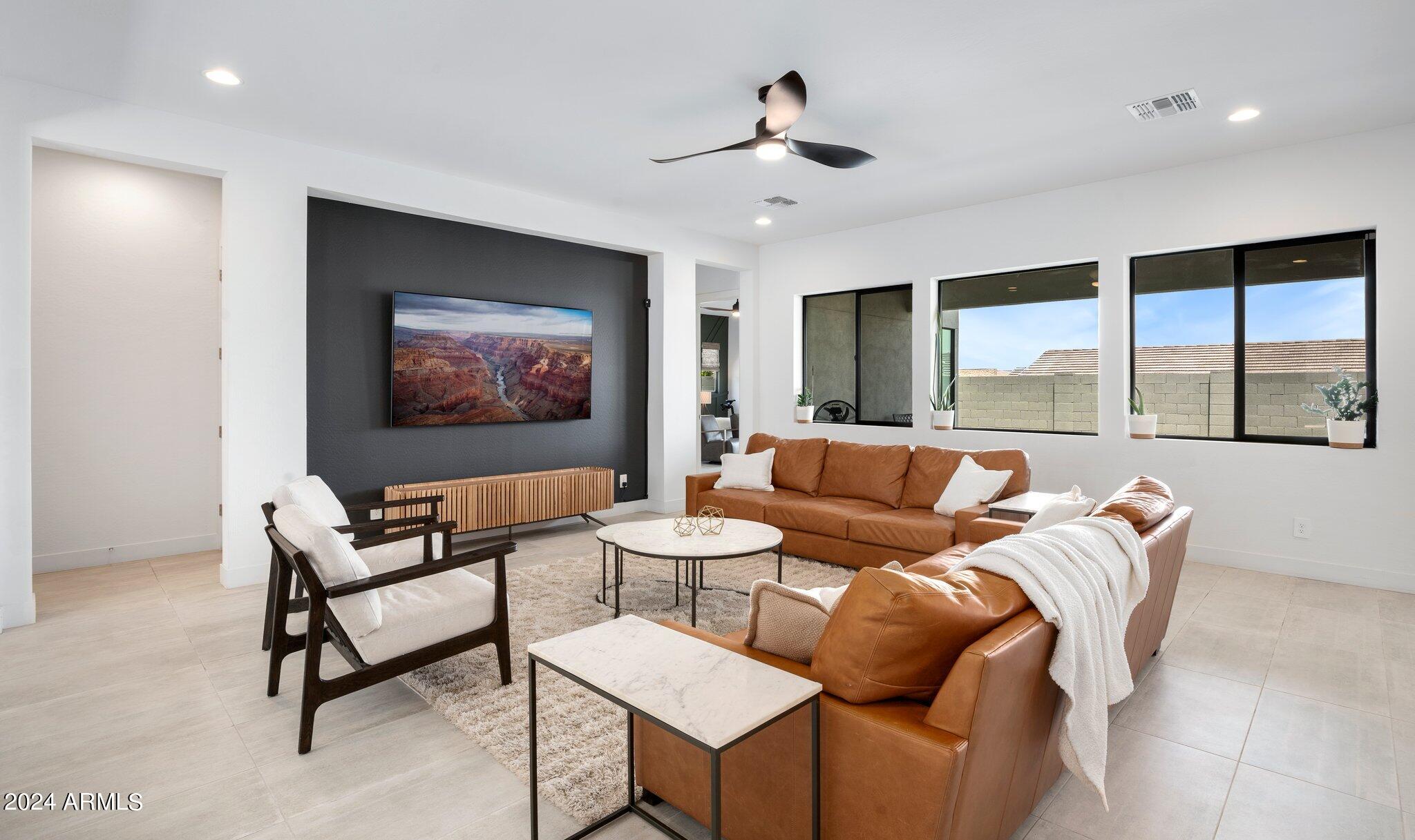 812 East Summerside Road Phoenix, AZ 85042 - Photo 10 of 64
