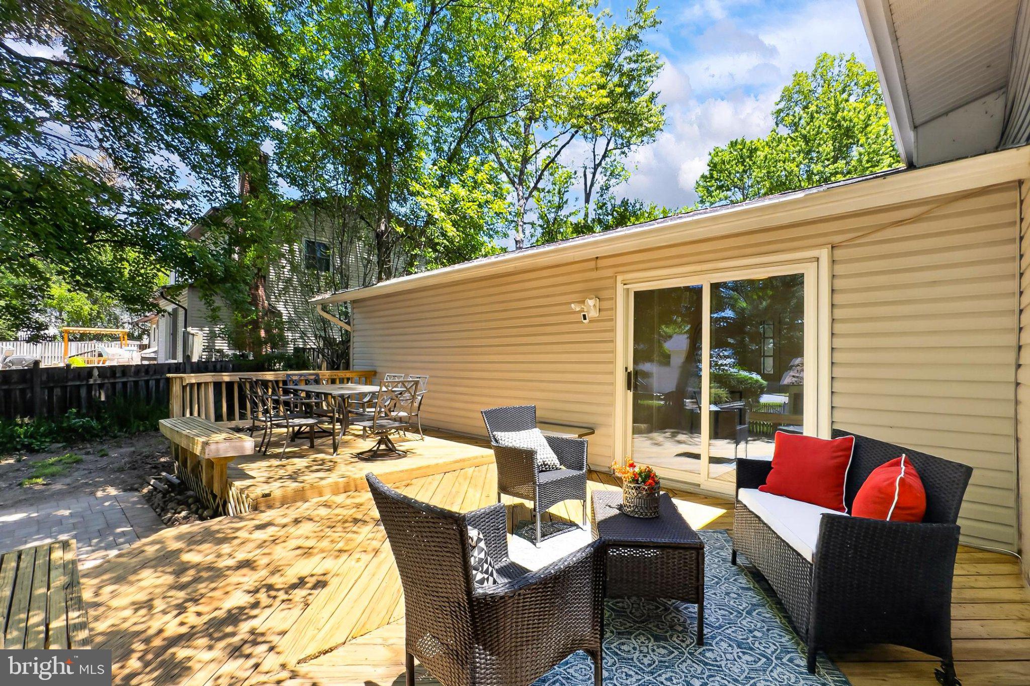6908 Rochambeau Place Springfield, VA 22153 - Photo 51 of 70 Rear deck