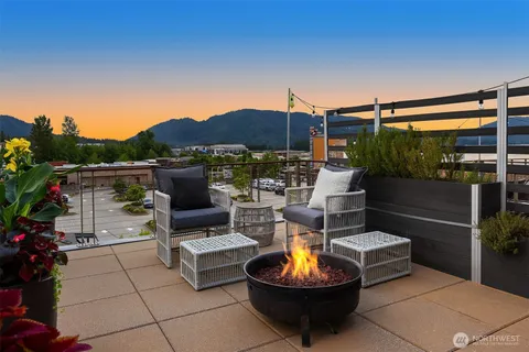 $1,175,000 | 998 Northeast High Street, Unit 12, Issaquah, WA 98029