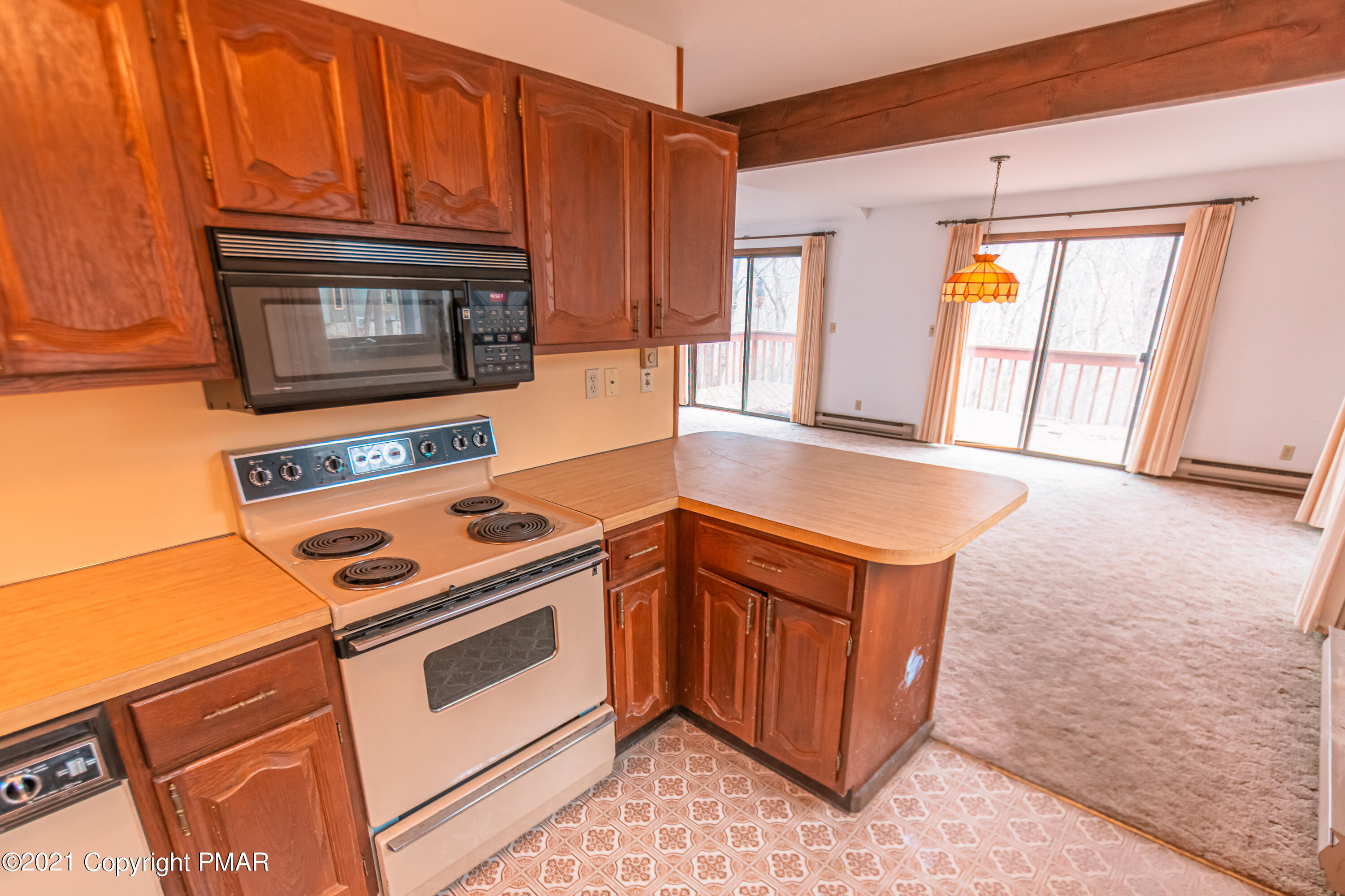 1021 Hampstead Road Bushkill, PA 18324 - Photo 13 of 57 kitchen