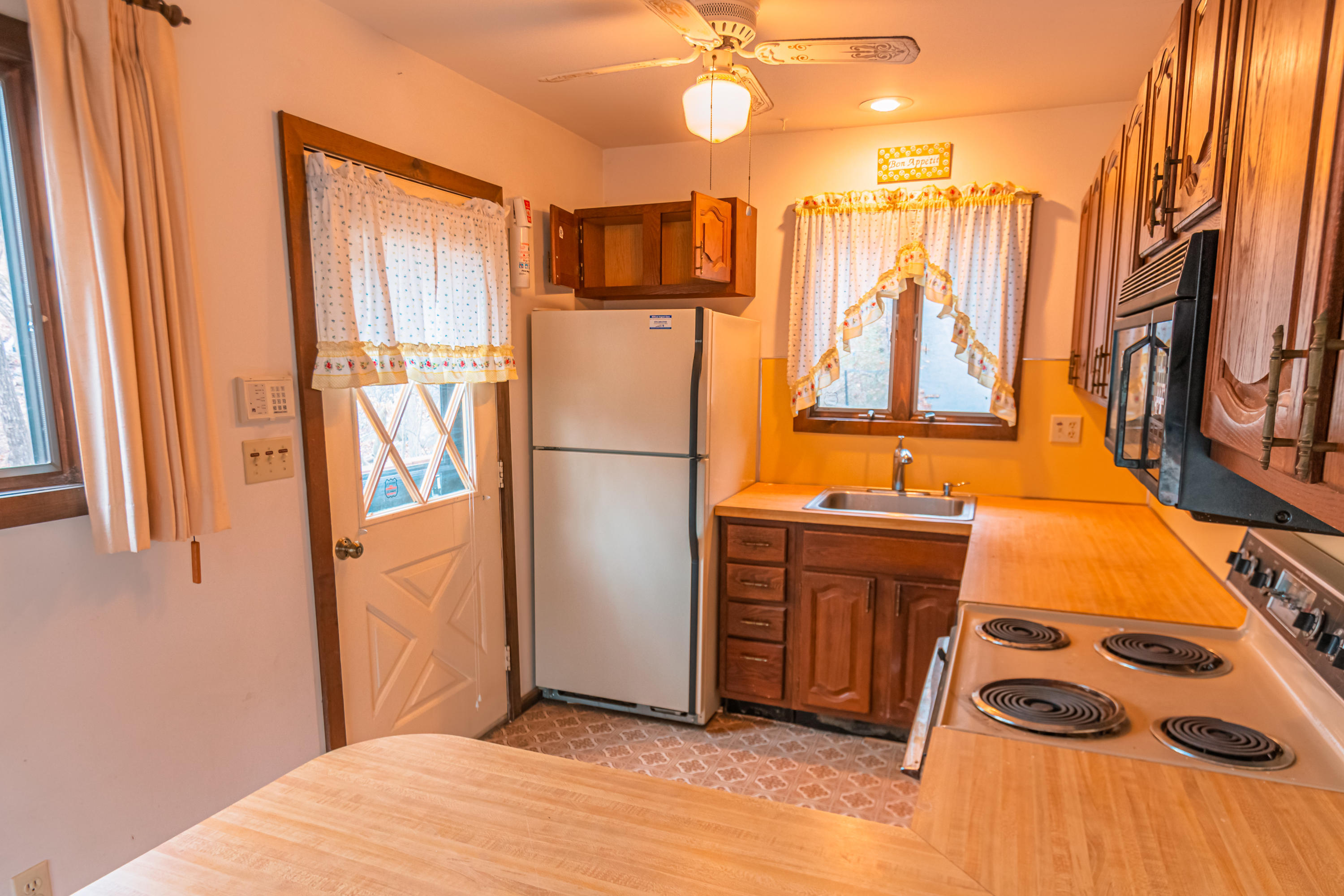 1021 Hampstead Road Bushkill, PA 18324 - Photo 14 of 57 kitchen