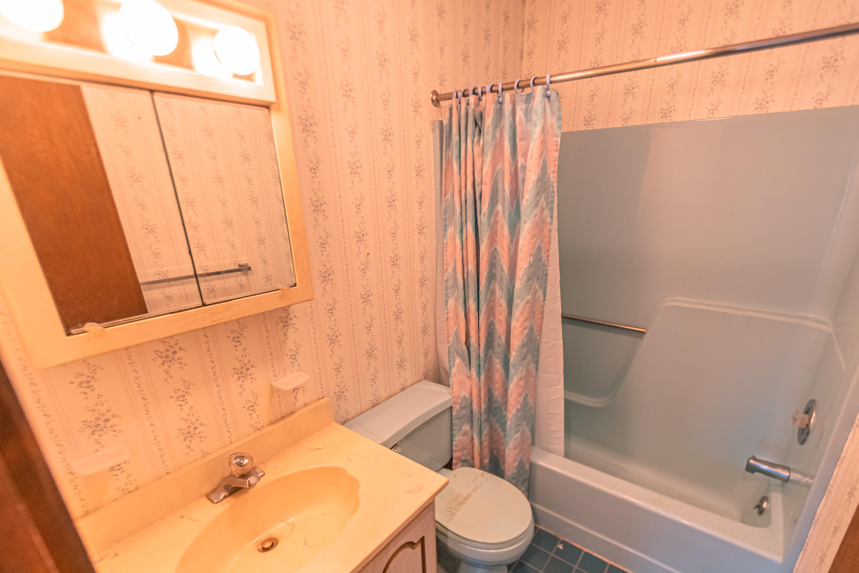 1021 Hampstead Road Bushkill, PA 18324 - Photo 17 of 57 first floor bathroom