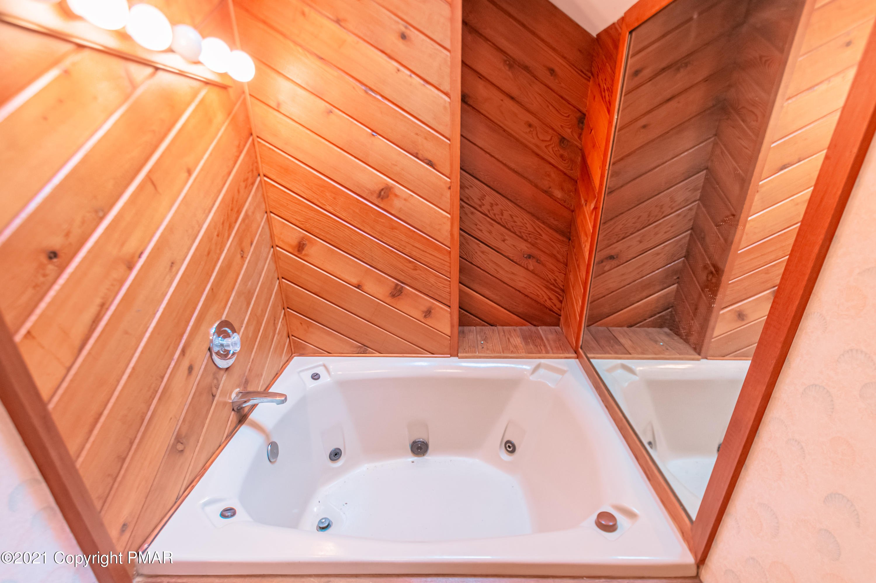 1021 Hampstead Road Bushkill, PA 18324 - Photo 27 of 57 upstairs bathroom