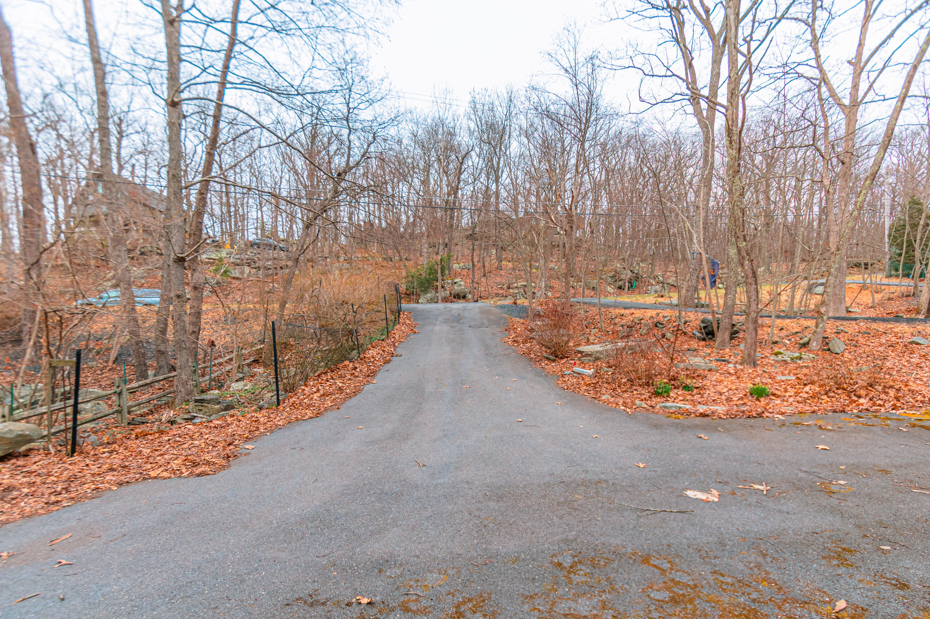 1021 Hampstead Road Bushkill, PA 18324 - Photo 46 of 57 driveway