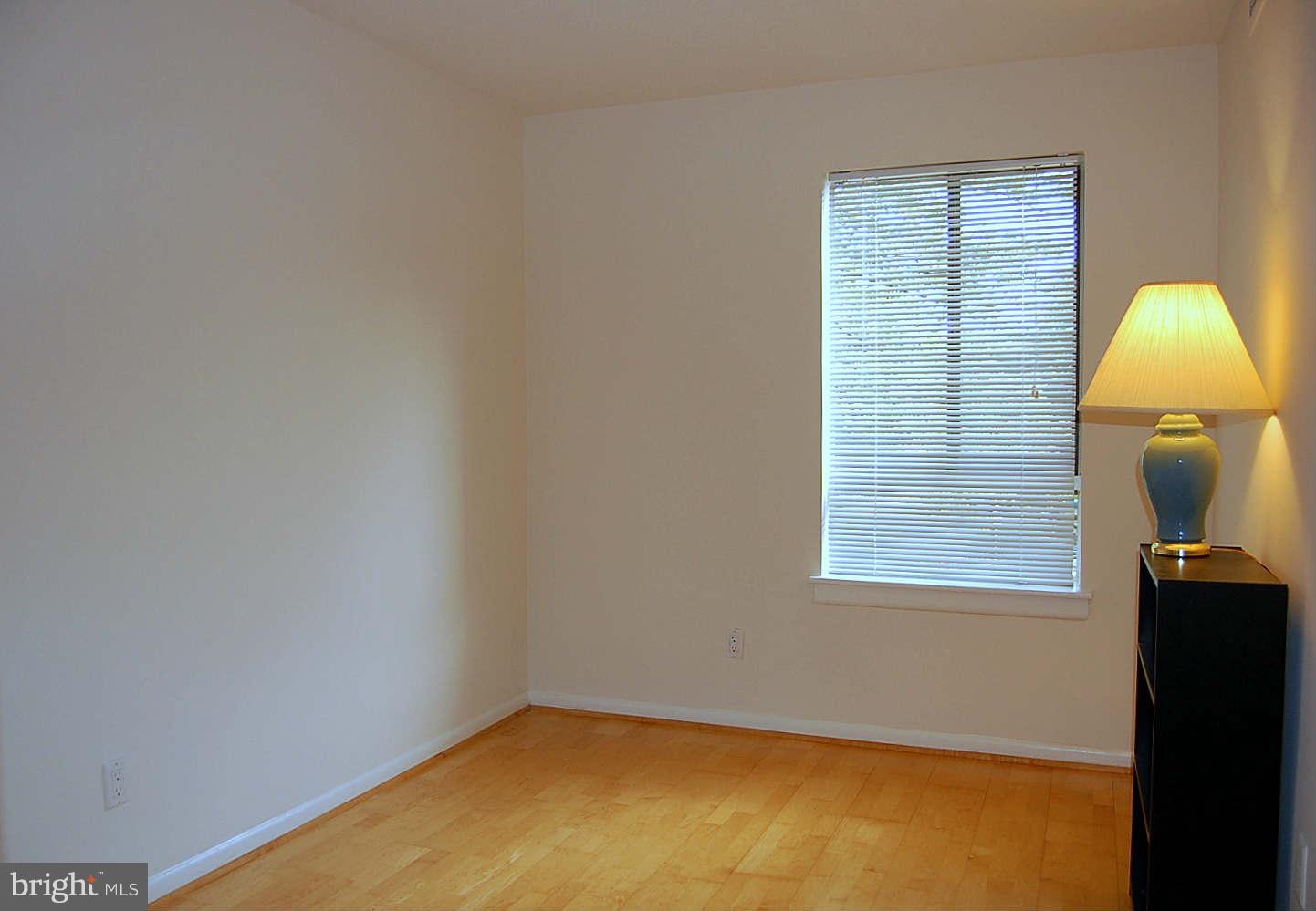 11604 Stoneview Square, Unit 11C Reston, VA 20191 - Photo 13 of 15 Bedroom #2