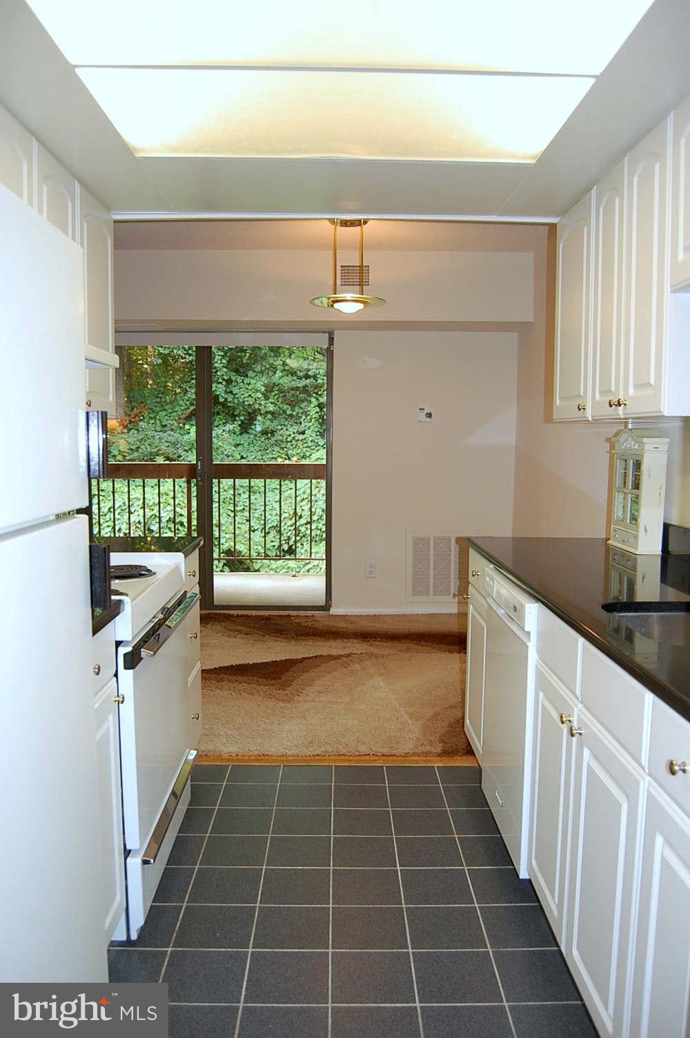 11604 Stoneview Square, Unit 11C Reston, VA 20191 - Photo 3 of 15 Kitchen