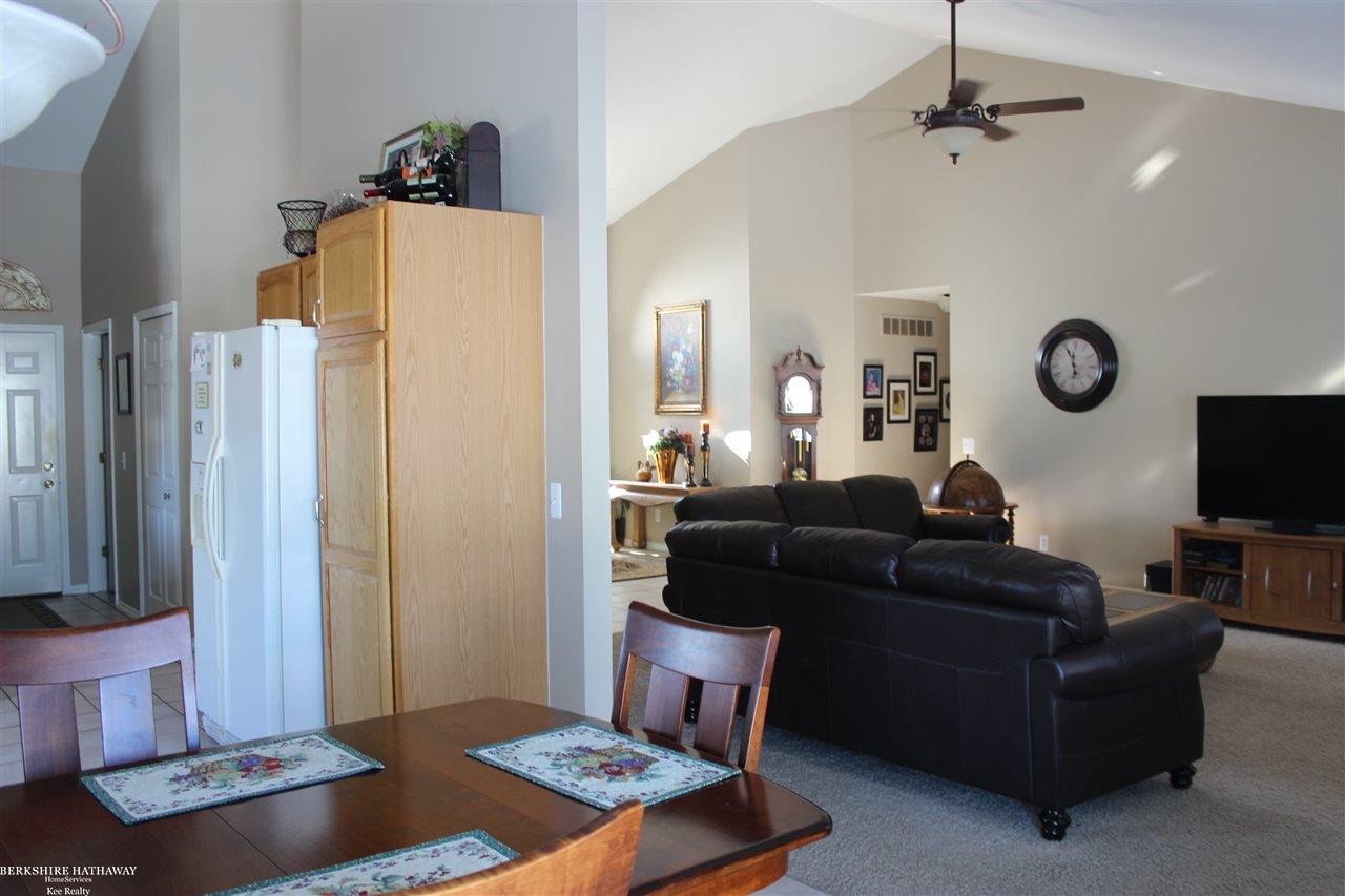8385 East Pearson Road Utica, MI 48316 - Photo 6 of 50 31370021-6.JPG