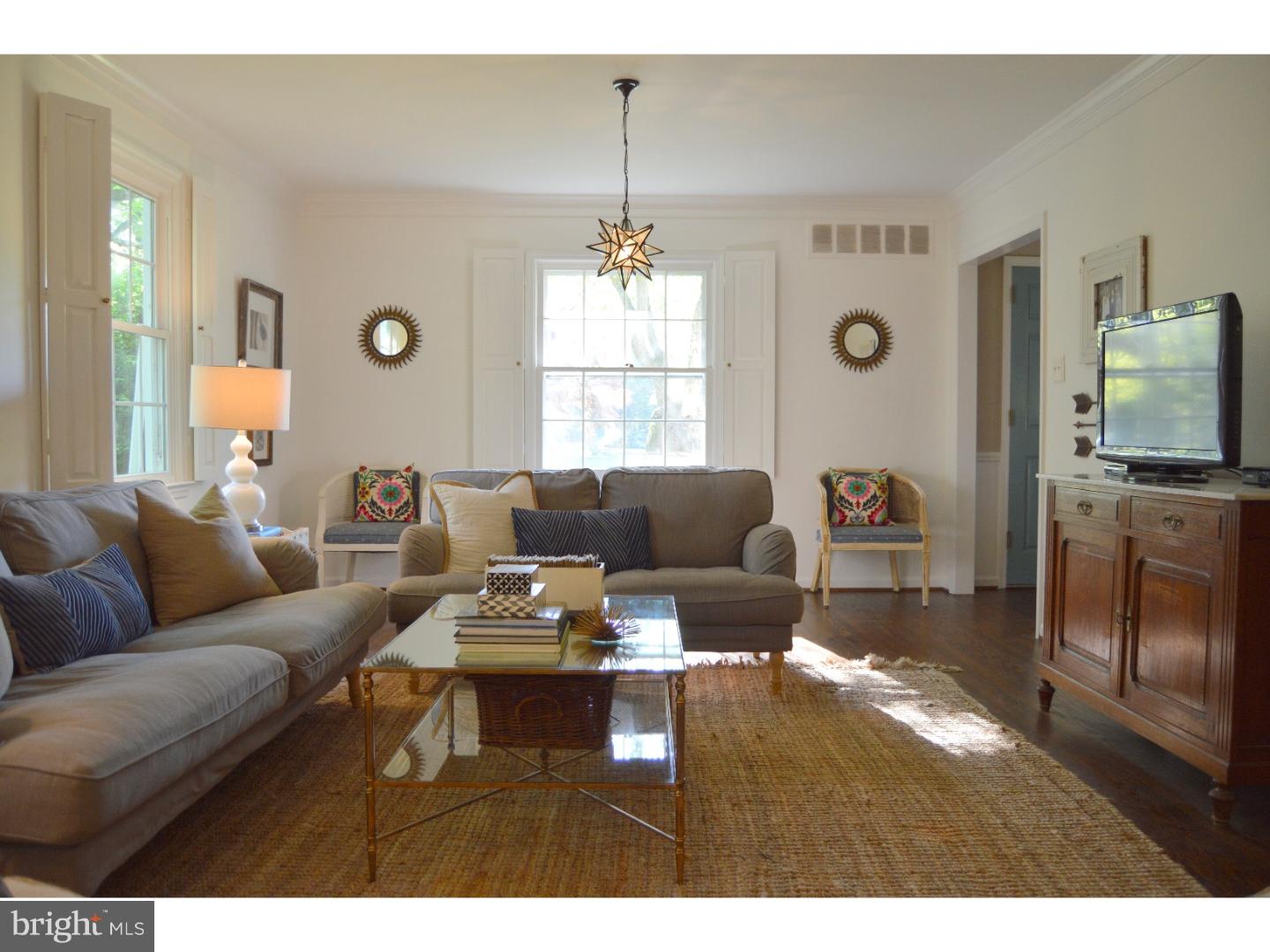 221 Hedgeman Road Moorestown, NJ 08057 - Photo 4 of 23 Living Room
