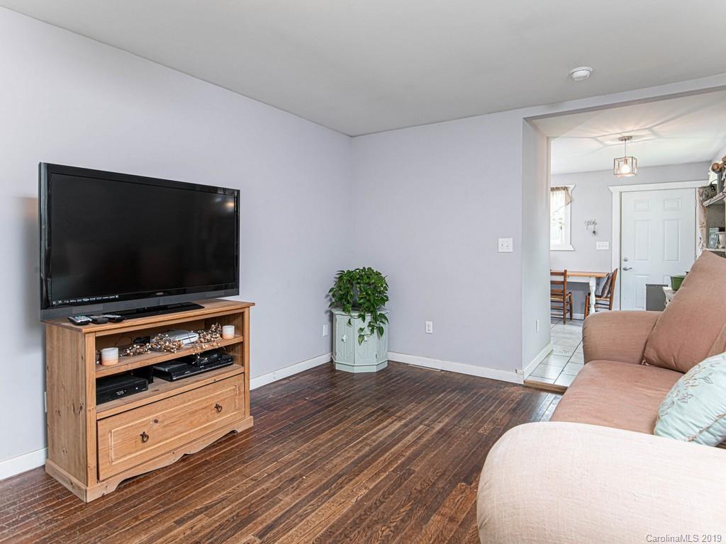 114 Gossett Road Candler, NC 28715 - Photo 5 of 28 Gallery Image 5