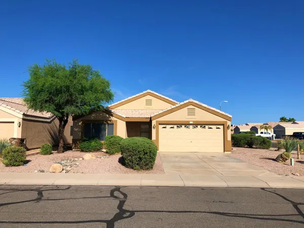 $1,975 | 1719 South Pinto Drive, Apache Junction, AZ 85120