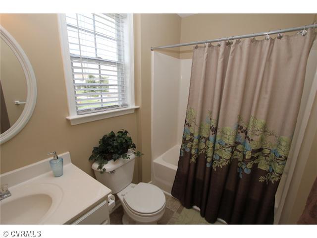 6380 North Midview Road Henrico, VA 23231 - Photo 21 of 22 Bathroom
