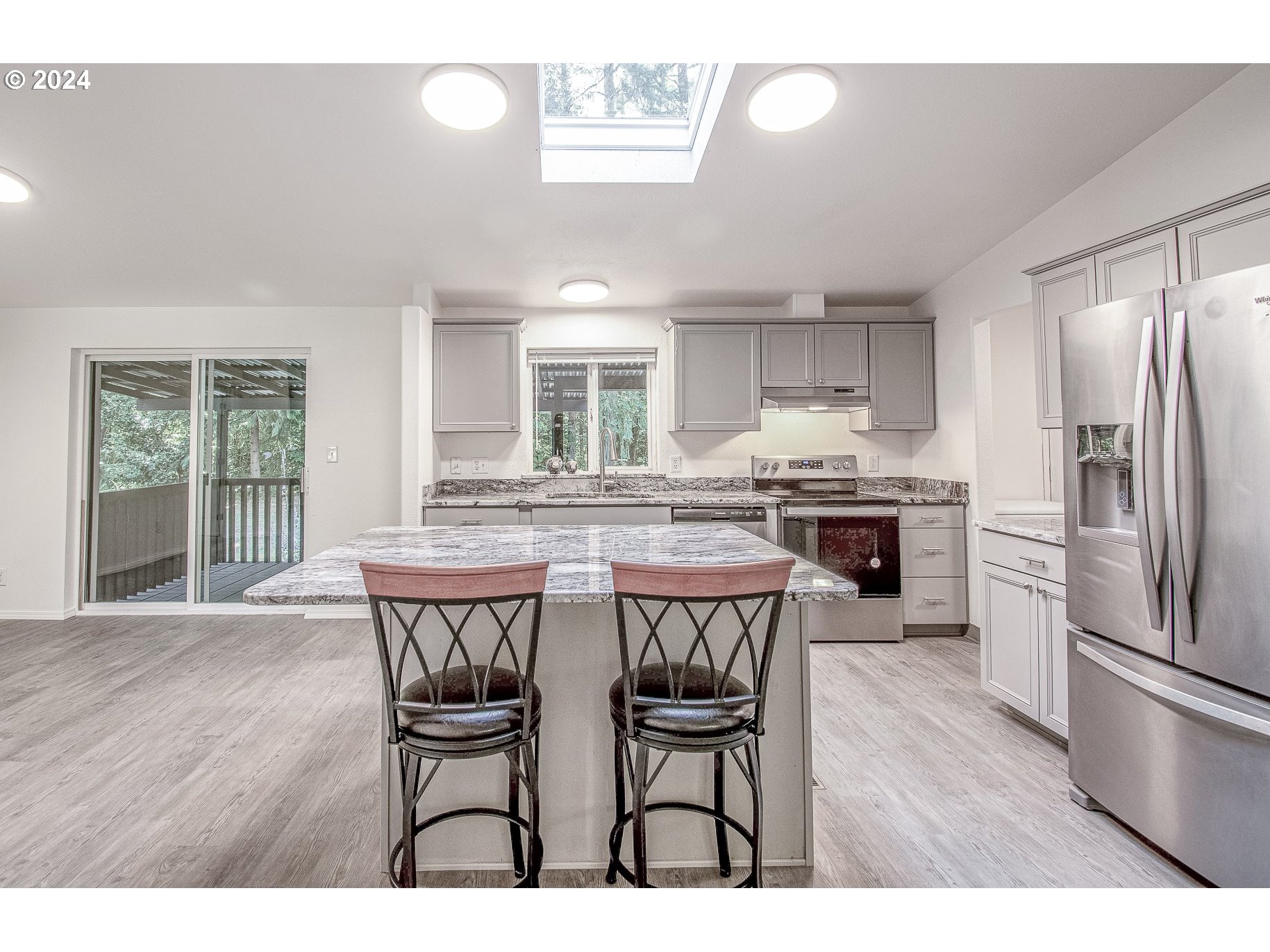 23360 Hall Road Cheshire, OR 97419 - Photo 3 of 44 Gallery Image 3