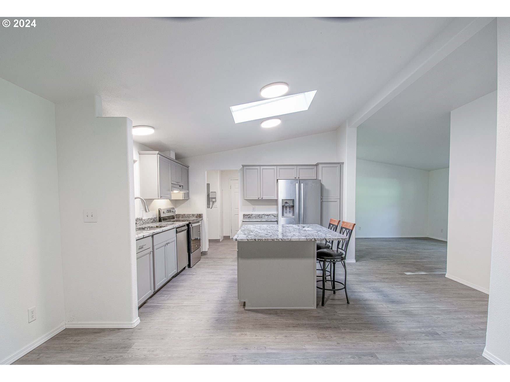 23360 Hall Road Cheshire, OR 97419 - Photo 5 of 44 Gallery Image 5