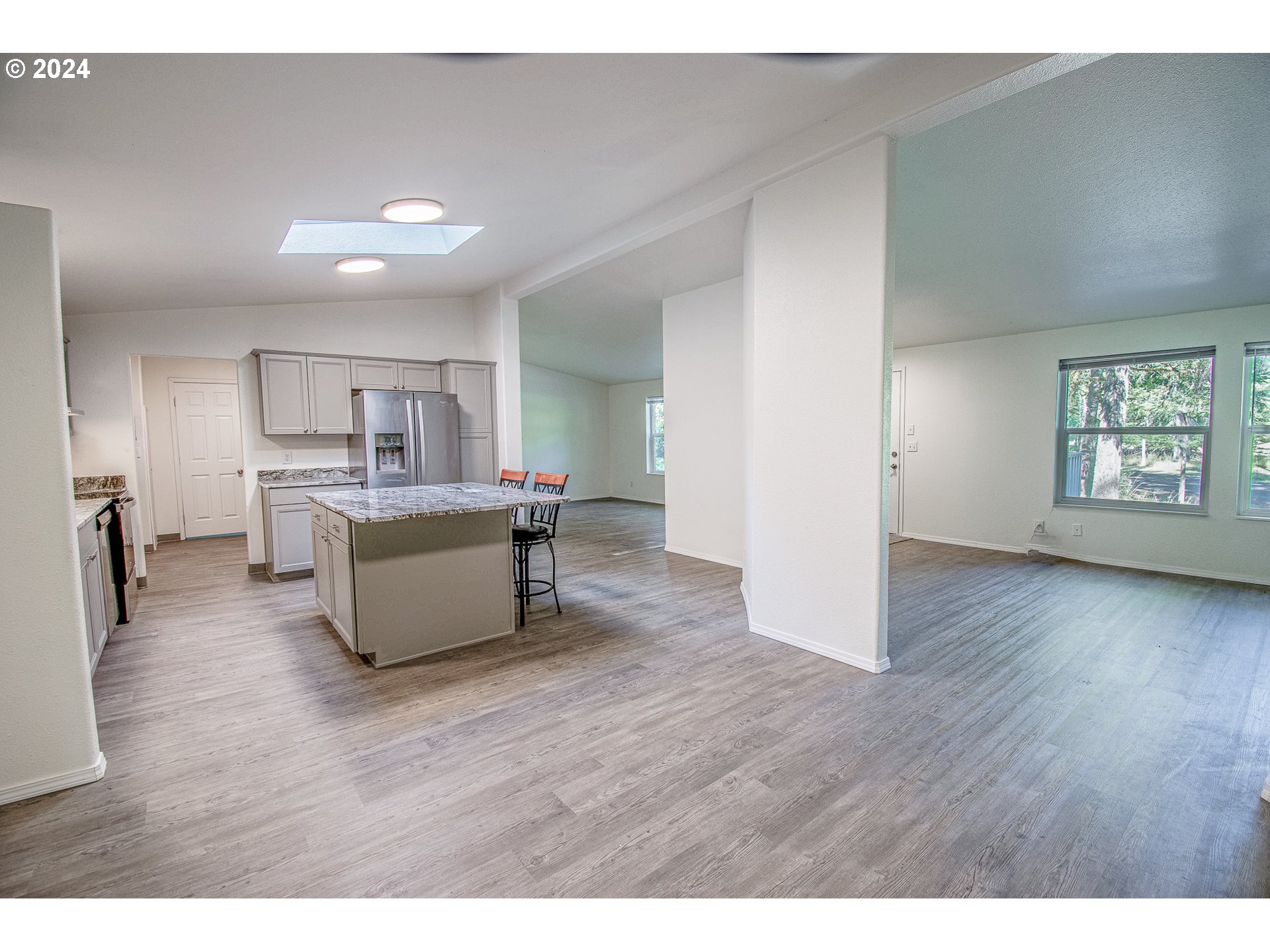 23360 Hall Road Cheshire, OR 97419 - Photo 9 of 44 Gallery Image 9