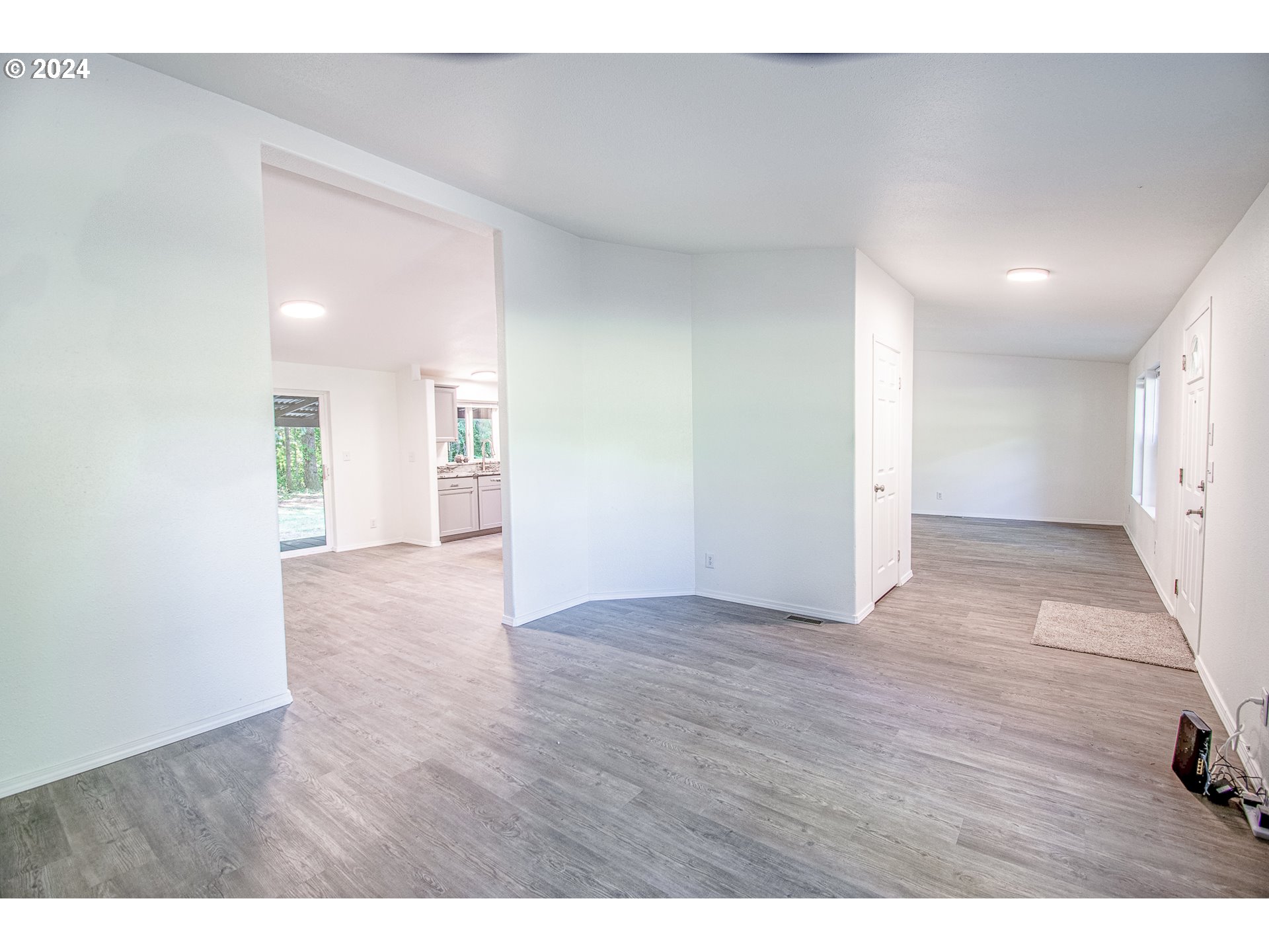 23360 Hall Road Cheshire, OR 97419 - Photo 10 of 44 Gallery Image 10