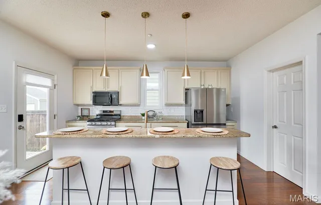 $469,990 | 3214 South Canal Way, St. Charles, MO 63301