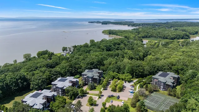 $370,000 | 117 Claire Point Road, Burlington, VT 05408