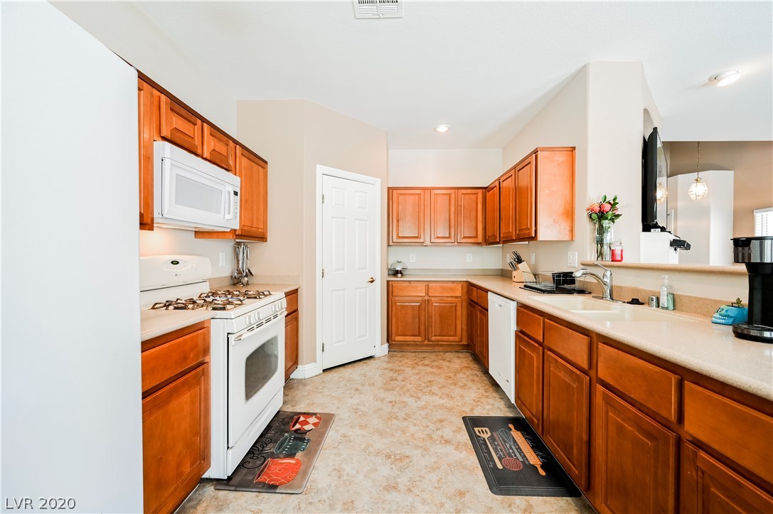 8911 Austin Ridge Avenue Las Vegas, NV 89178 - Photo 14 of 39