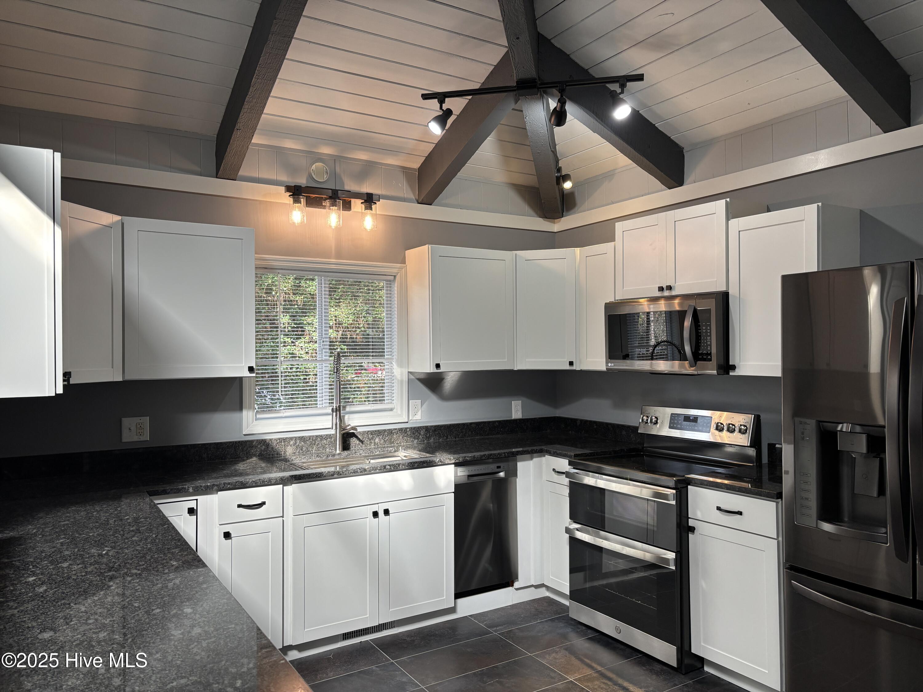 2505 Longleaf Drive Southwest Pinehurst, NC 28374 - Photo 4 of 15 Kitchen