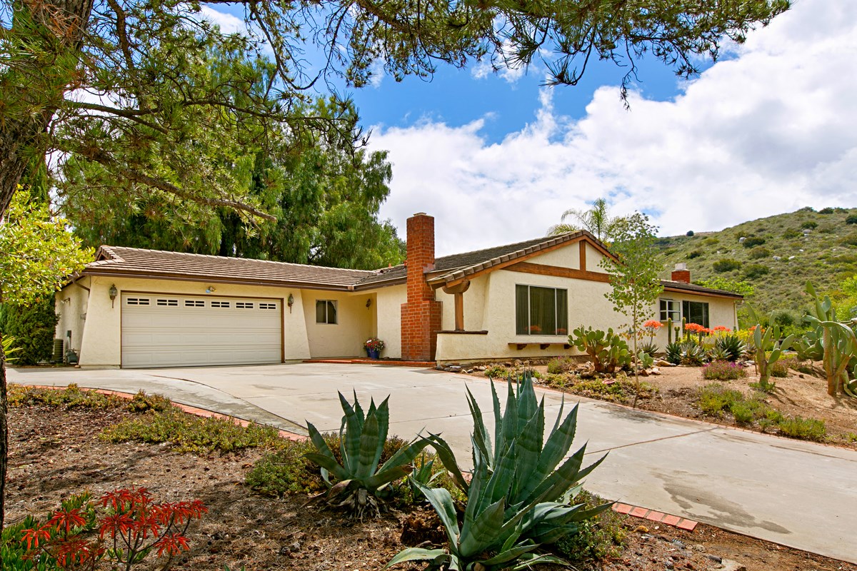 14453 Range Park Road Poway, CA 92064 - Photo 2 of 25