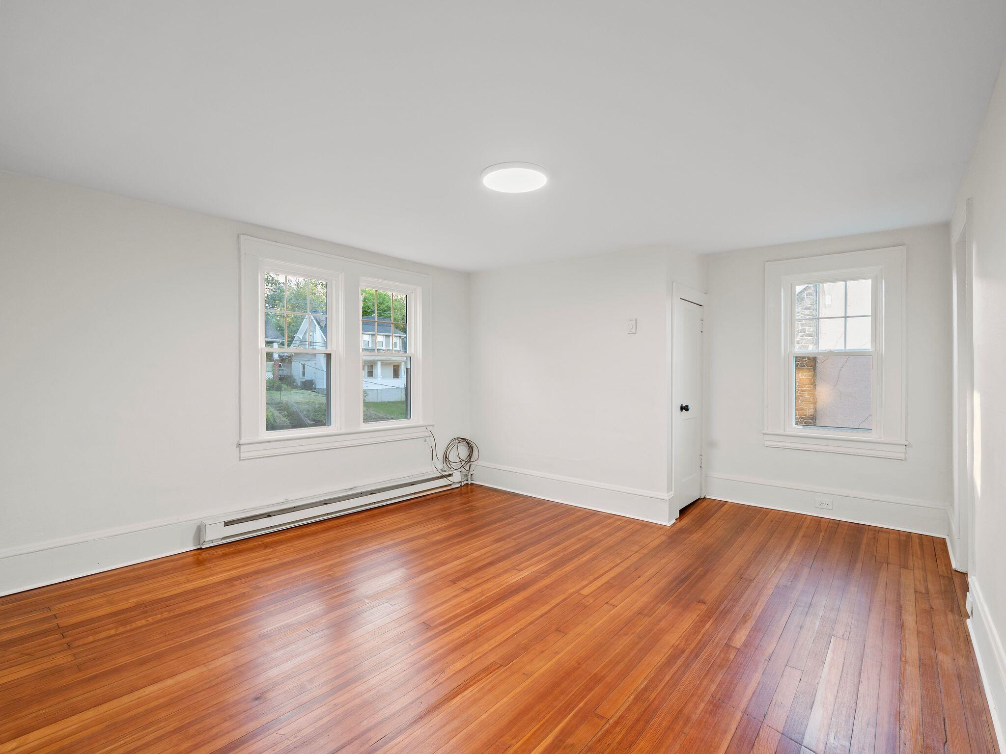 518 Riverland Road Southeast Roanoke, VA 24014 - Photo 4 of 17 22-518, 520 Riverland Rd SE-MFW Media