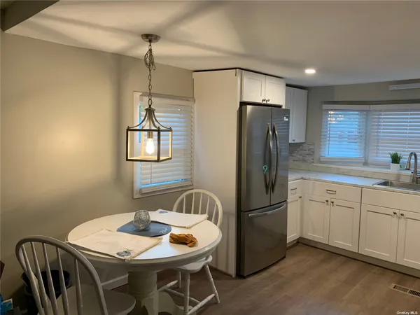 $189,000 | 9 Betsy Ross Drive, Bohemia, NY 11716