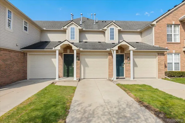 $275,000 | 45761 Gable Drive, Macomb, MI 48044
