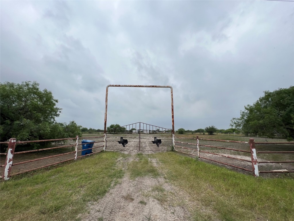 13883 Cr 1196 Sinton Tx 78637  