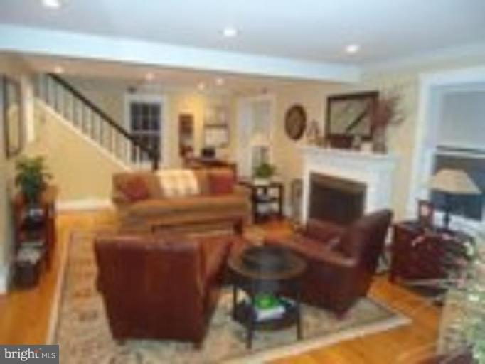 11621 Glen Road Potomac, MD 20854 - Photo 15 of 21 Living Room #3