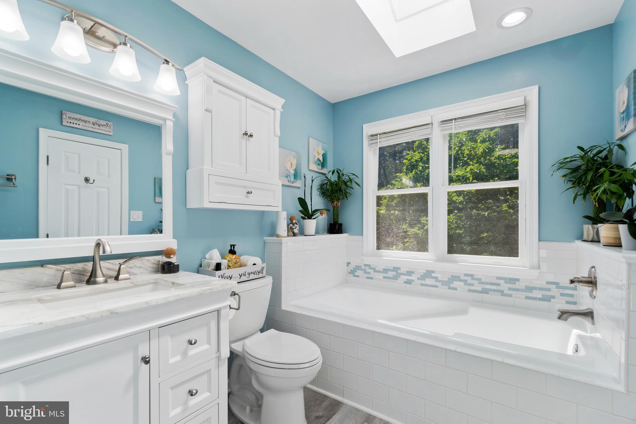 598 Cropp Road Fredericksburg, VA 22406 - Photo 18 of 56 upstair bathroom