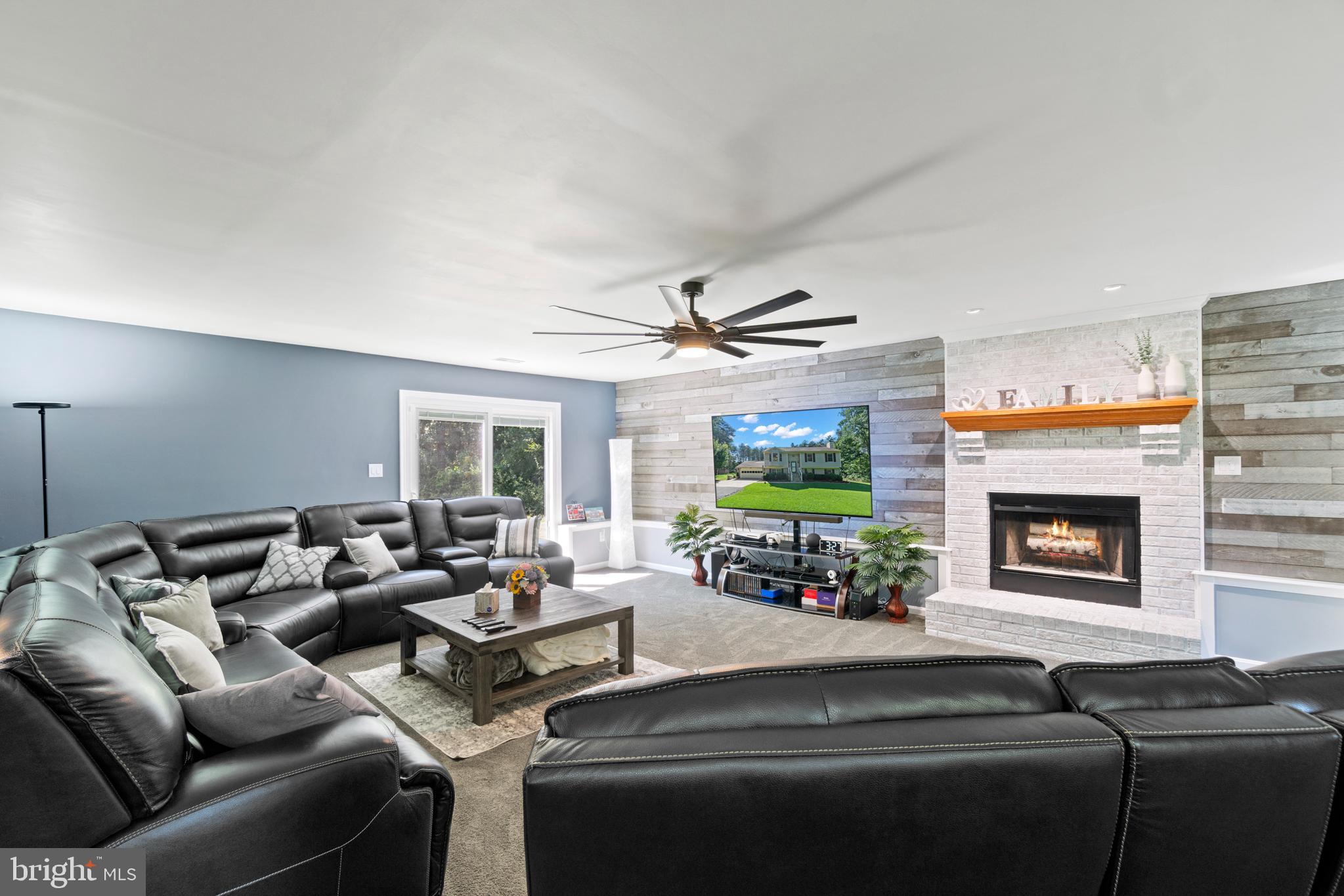 598 Cropp Road Fredericksburg, VA 22406 - Photo 3 of 56 family room