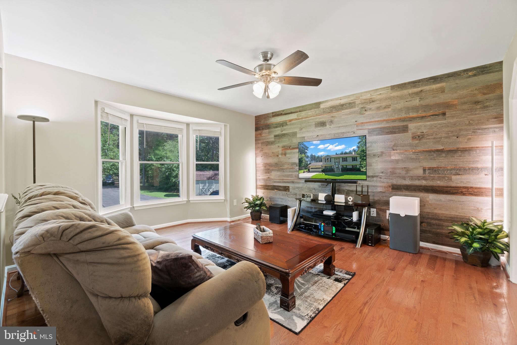 598 Cropp Road Fredericksburg, VA 22406 - Photo 4 of 56 living room
