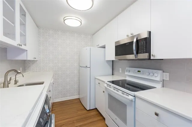 $369,000 | 3211 West Swann Avenue, Unit 1001, Tampa, FL 33609