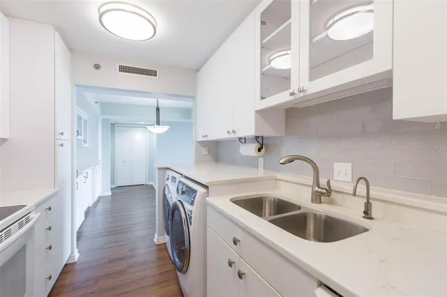 $369,000 | 3211 West Swann Avenue, Unit 1001, Tampa, FL 33609