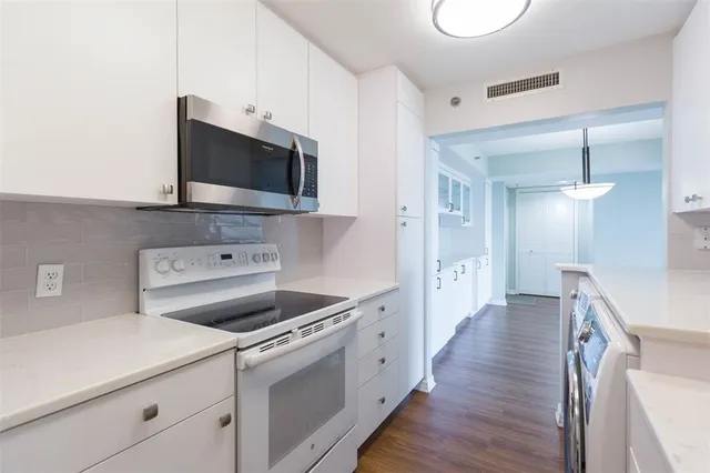 $369,000 | 3211 West Swann Avenue, Unit 1001, Tampa, FL 33609