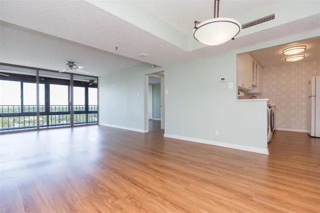 $369,000 | 3211 West Swann Avenue, Unit 1001, Tampa, FL 33609