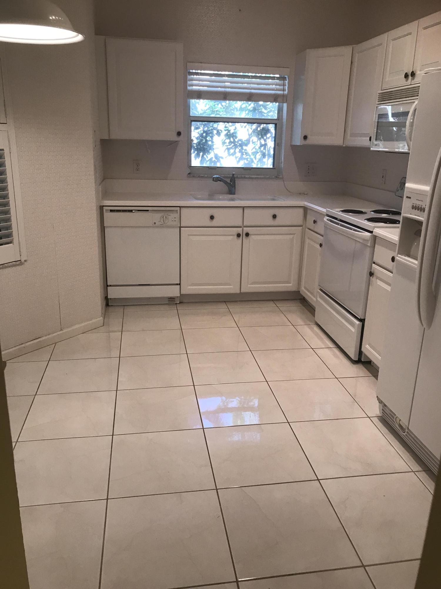 6340 Long Key Lane Boynton Beach, FL 33472 - Photo 10 of 31 kitchen