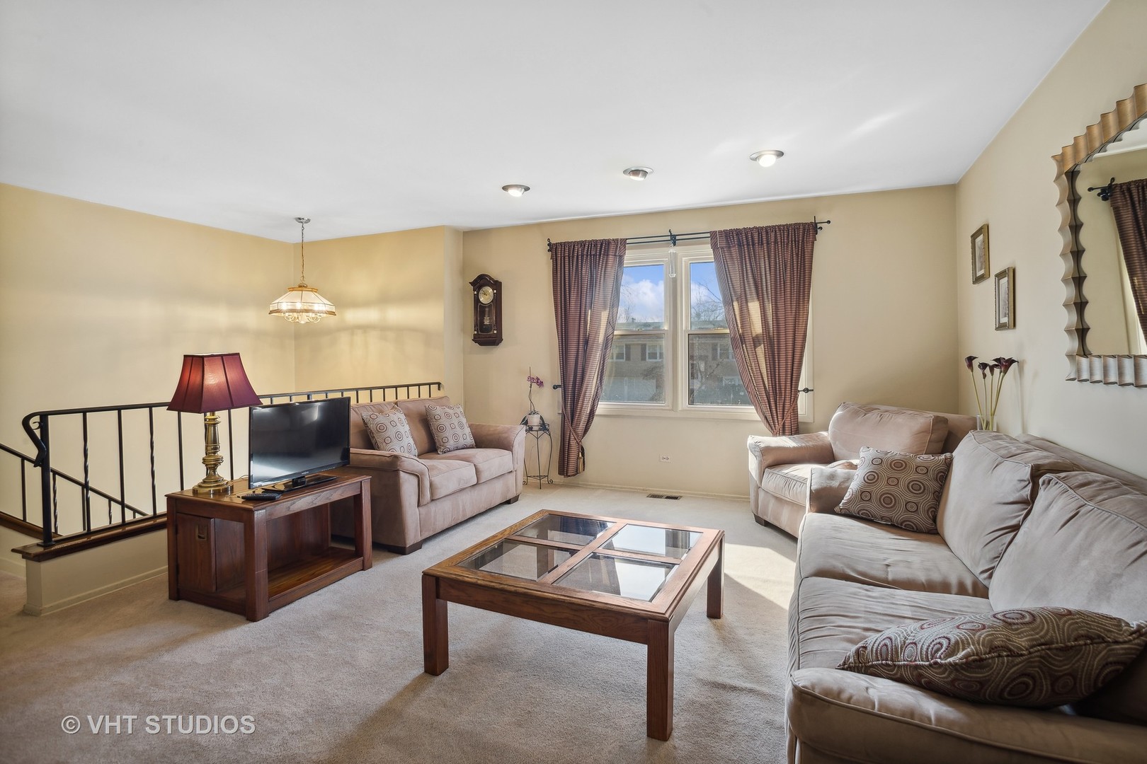 1470 Nottingham Lane Hoffman Estates, IL 60169 - Photo 3 of 16 a living room with furniture and large windows