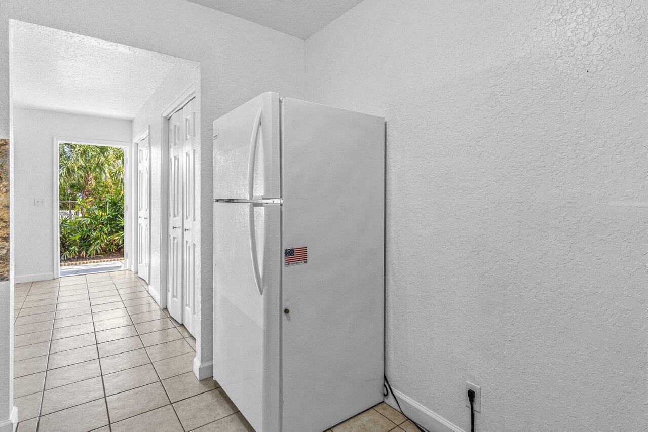 751 Hummingbird Way, Unit 1 North Palm Beach, FL 33408 - Photo 5 of 22 006-751HummingbirdWay-Unit1-NorthPalmBea