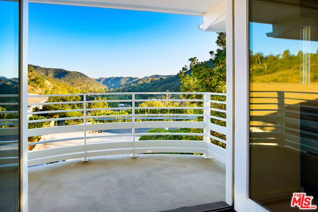 2547 Hutton Drive Beverly Hills, CA 90210 - Photo 14 of 28