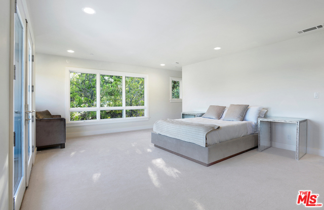 2547 Hutton Drive Beverly Hills, CA 90210 - Photo 15 of 28