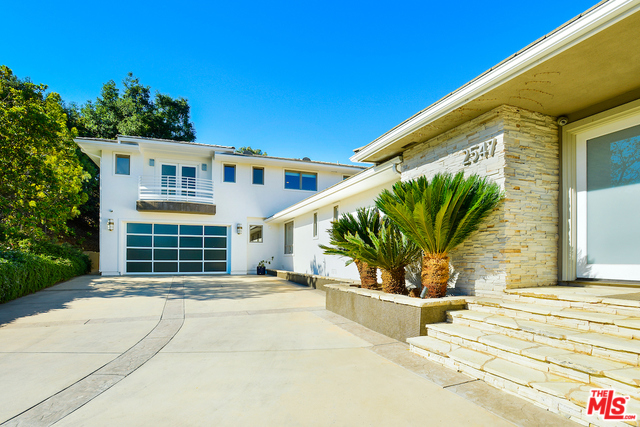 2547 Hutton Drive Beverly Hills, CA 90210 - Photo 3 of 28