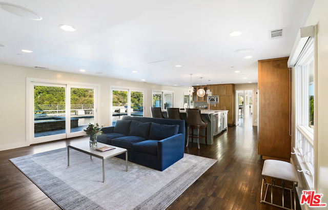 2547 Hutton Drive Beverly Hills, CA 90210 - Photo 10 of 28